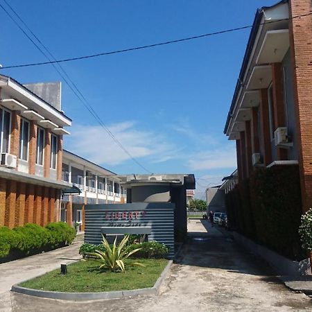 Liberty Homestay Parit  Ngoại thất bức ảnh